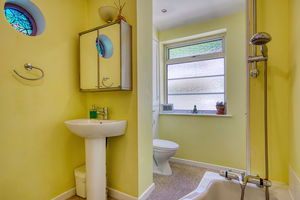 Family/Guest Bathroom- click for photo gallery